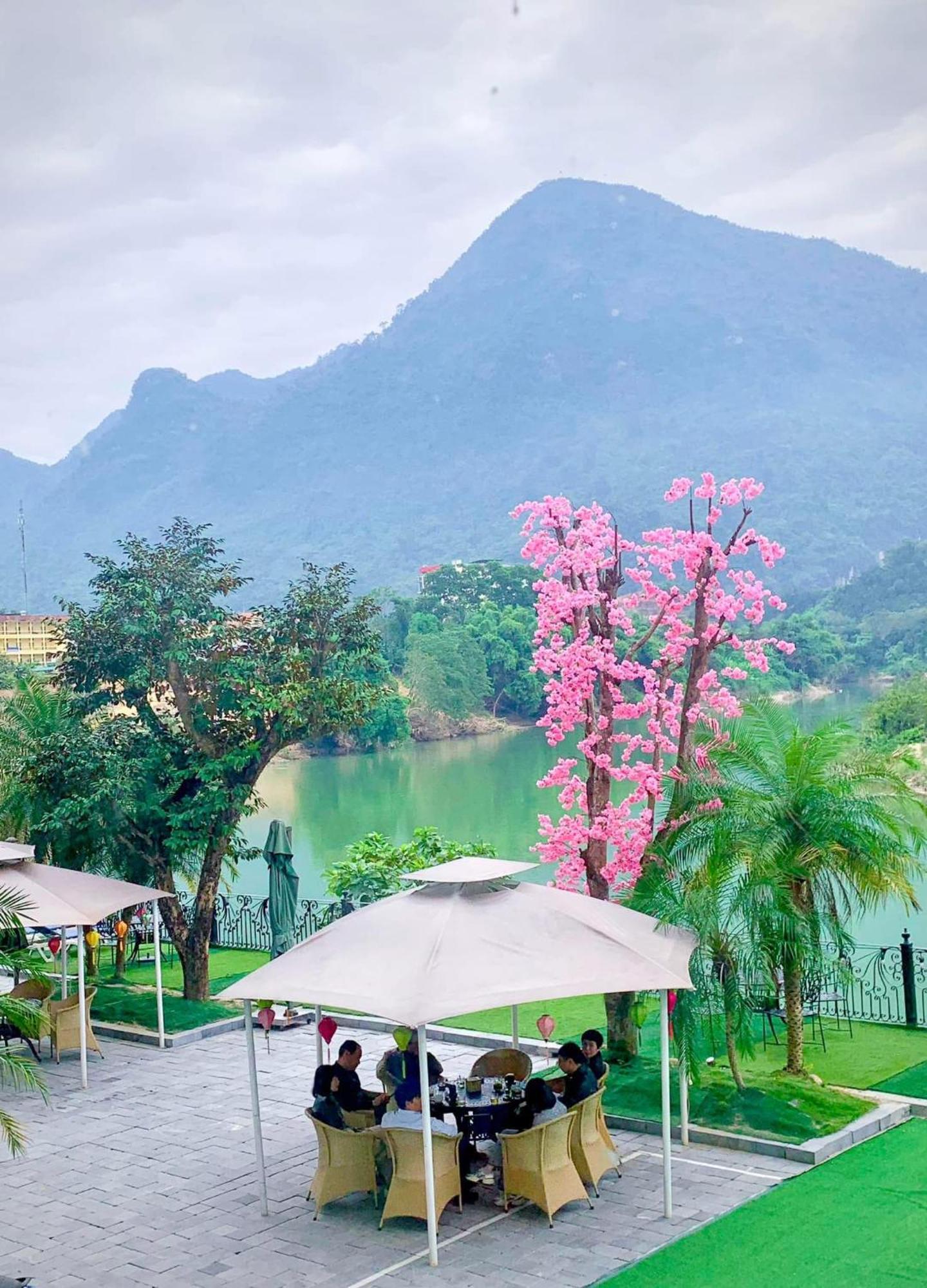 Phoenix Hotel Ha Giang Exterior photo