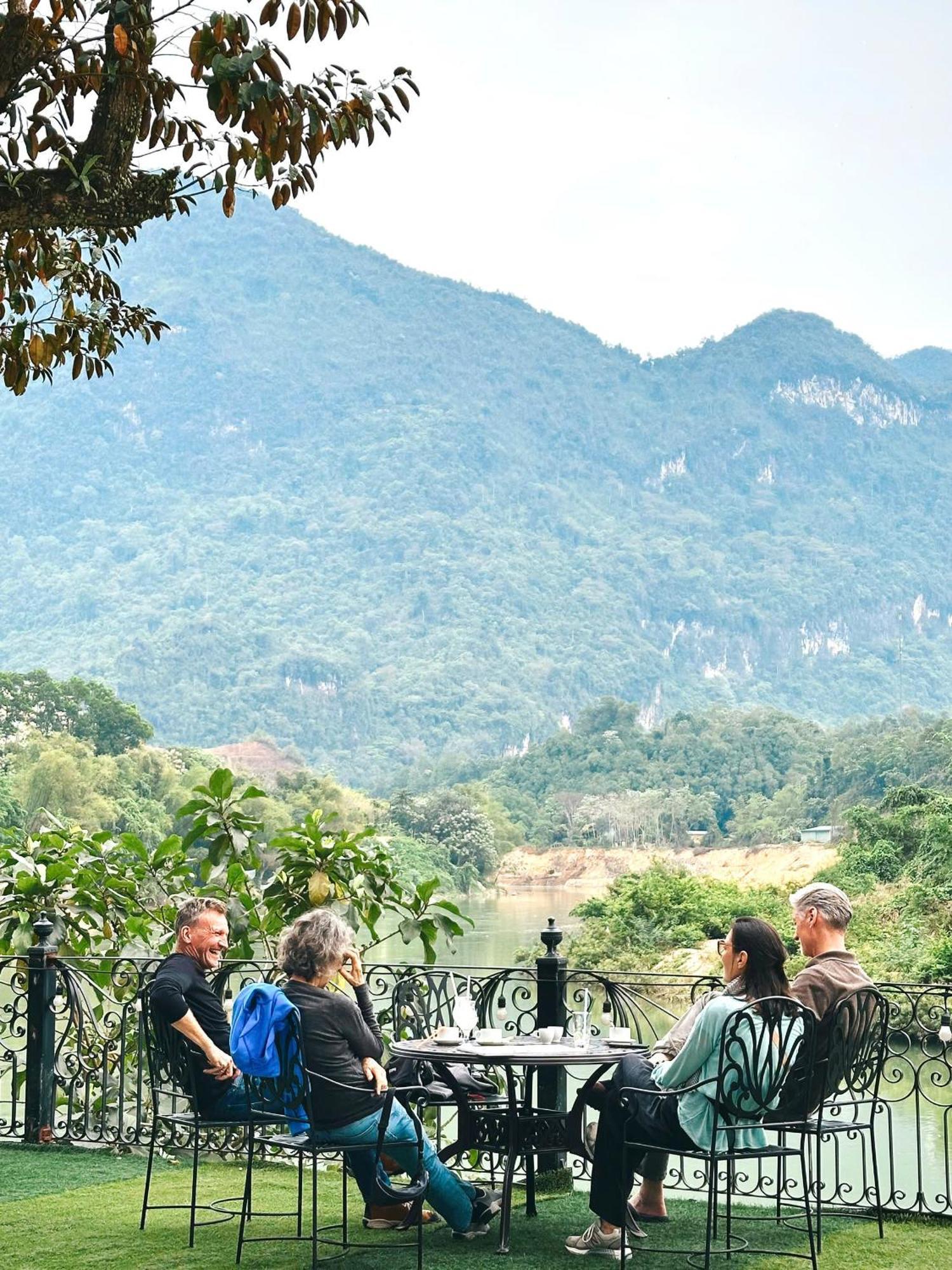 Phoenix Hotel Ha Giang Exterior photo